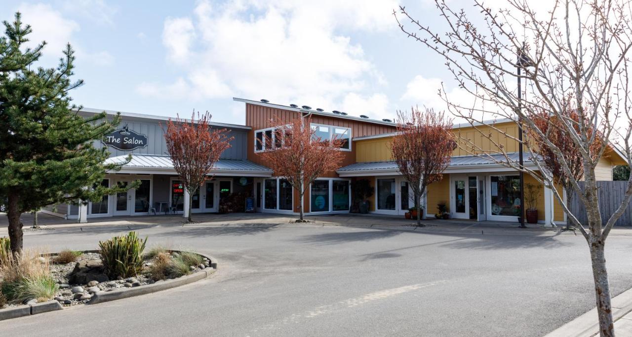 Sea Swept Mermaid Oyhut Bay Seaside Village Ocean Shores Exterior photo