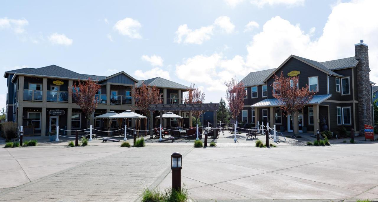 Sea Swept Mermaid Oyhut Bay Seaside Village Ocean Shores Exterior photo